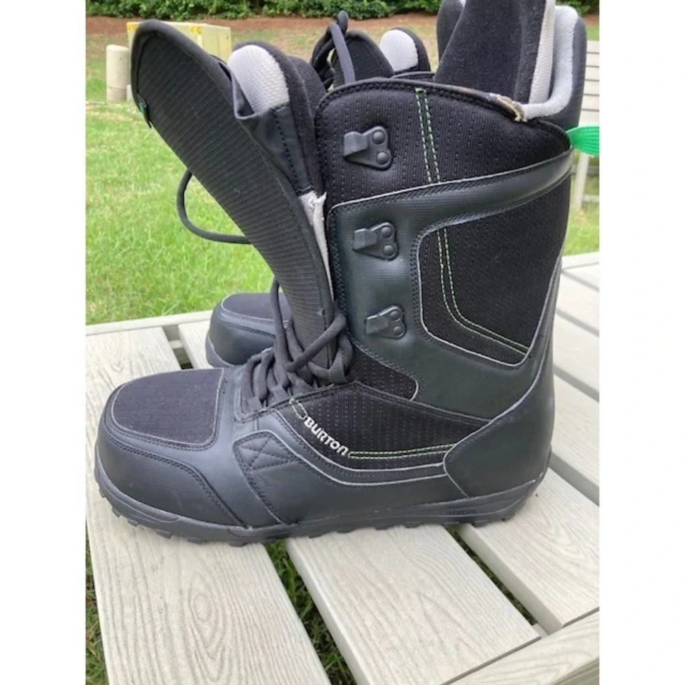 Chamonix Mens Snow Boarding Boots 11 Very Good Condition